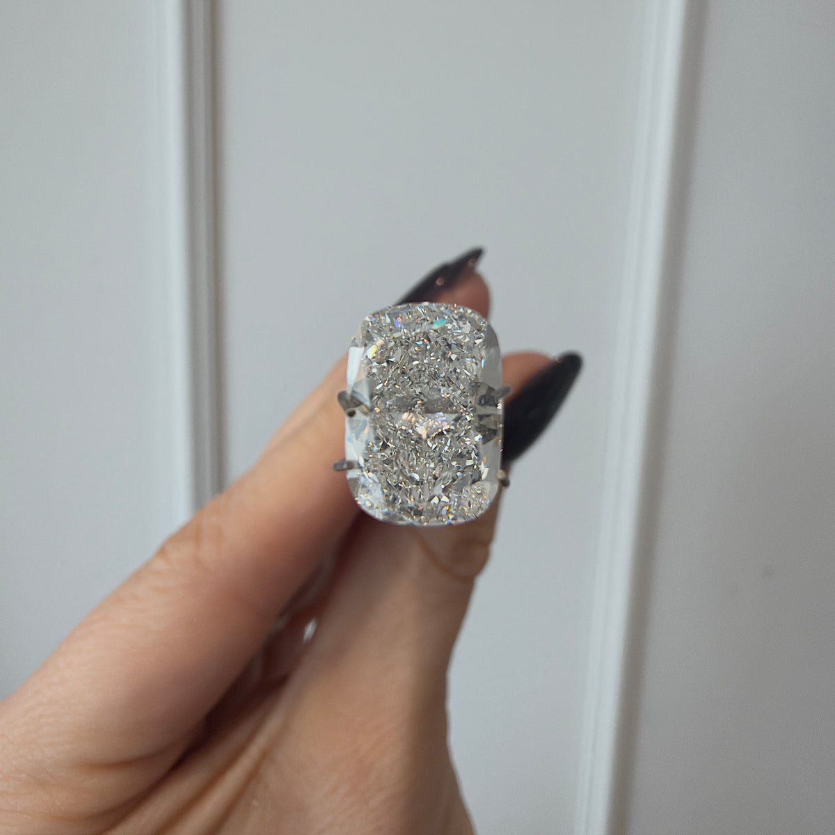 Lab Diamond - Elongated Cushion 3.03 ct E VS1