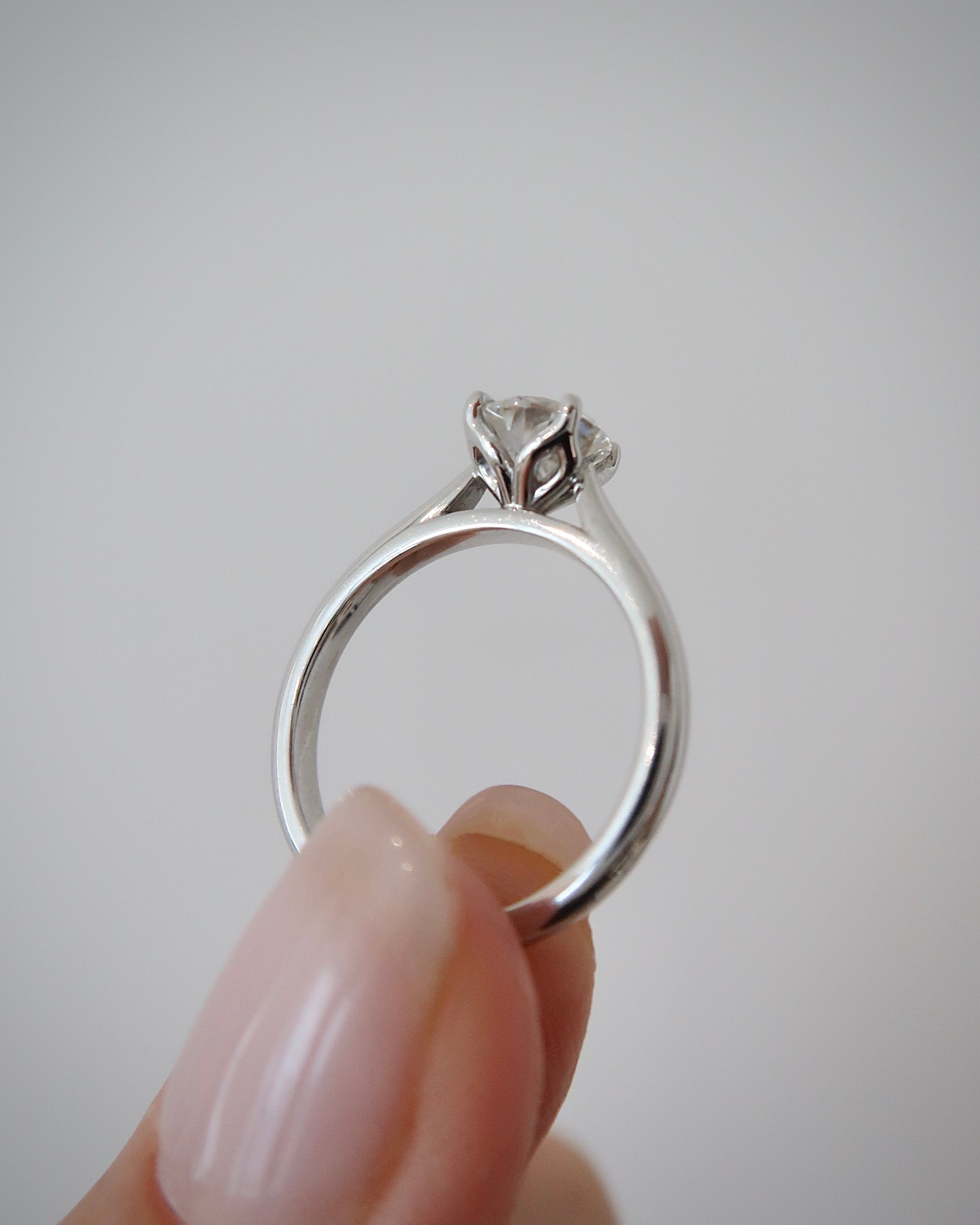 READY: 1 ct Round Cut Engagement Ring