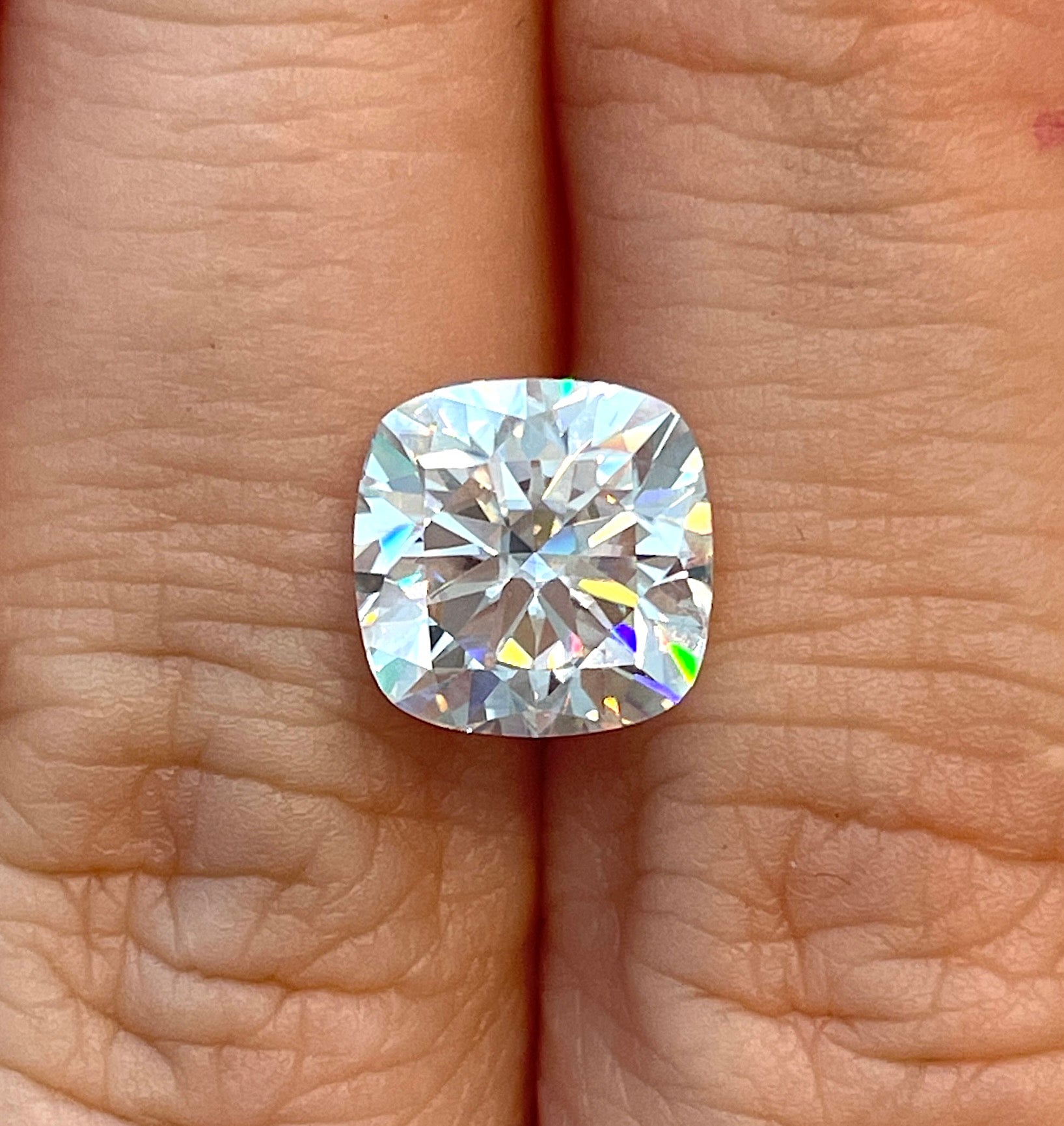 SHEER BRILLIANCE ™ - Cushion Cut