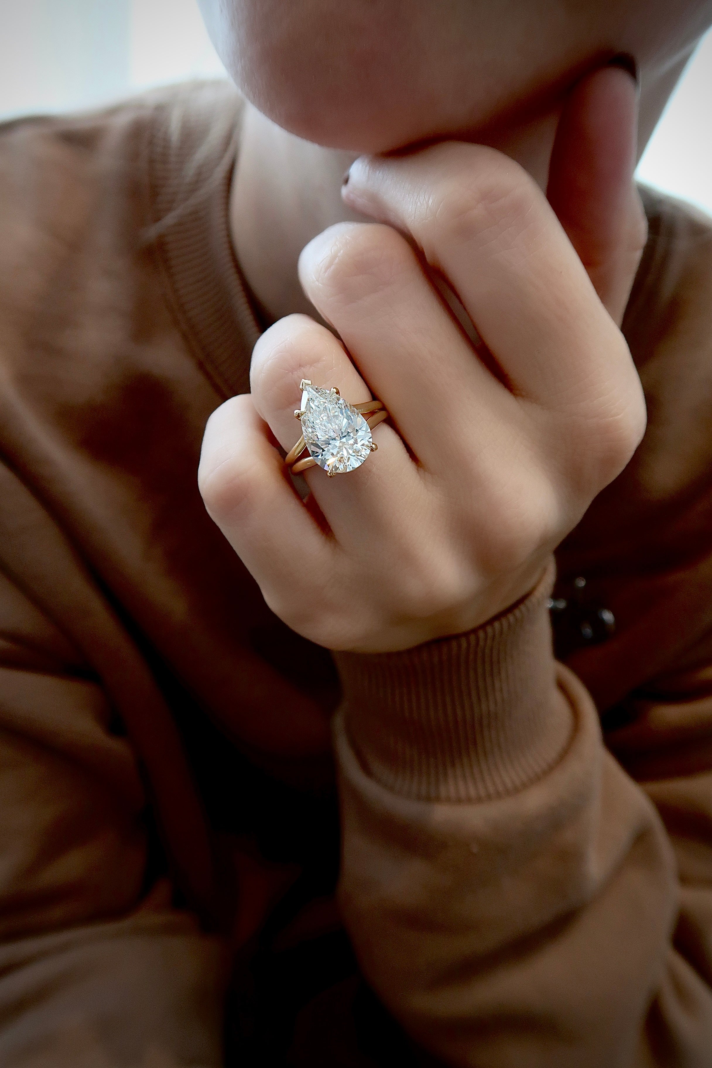 READY: 4.59 CT F VS1 Pear Lab Diamond Split Shank