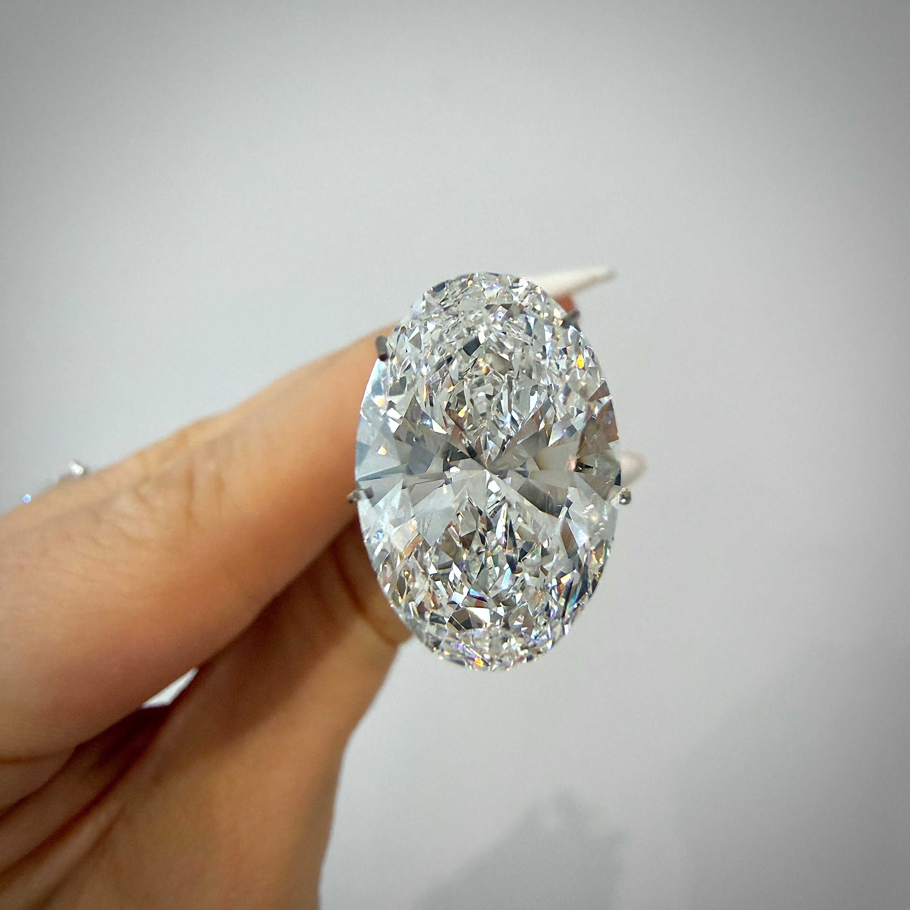 Lab Diamond - Oval 8.60 ct E VVS2