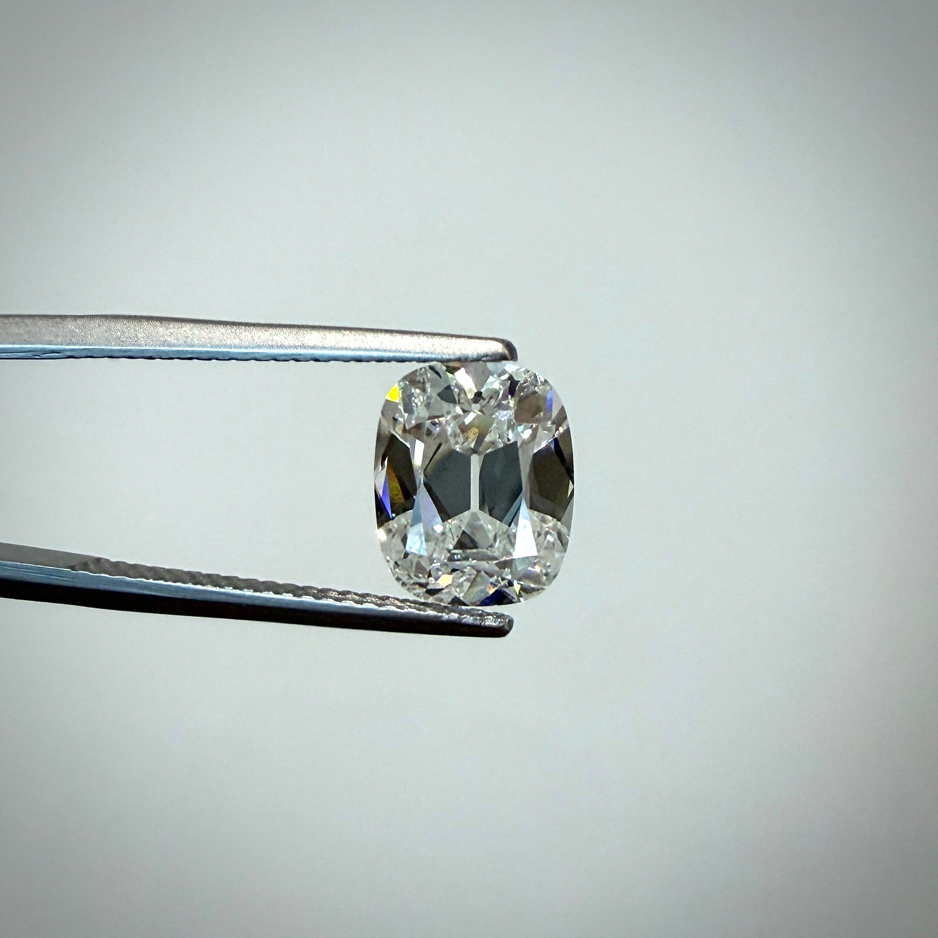 Lab Diamond - Antique Cushion (OMC) 2.55 ct F VS1