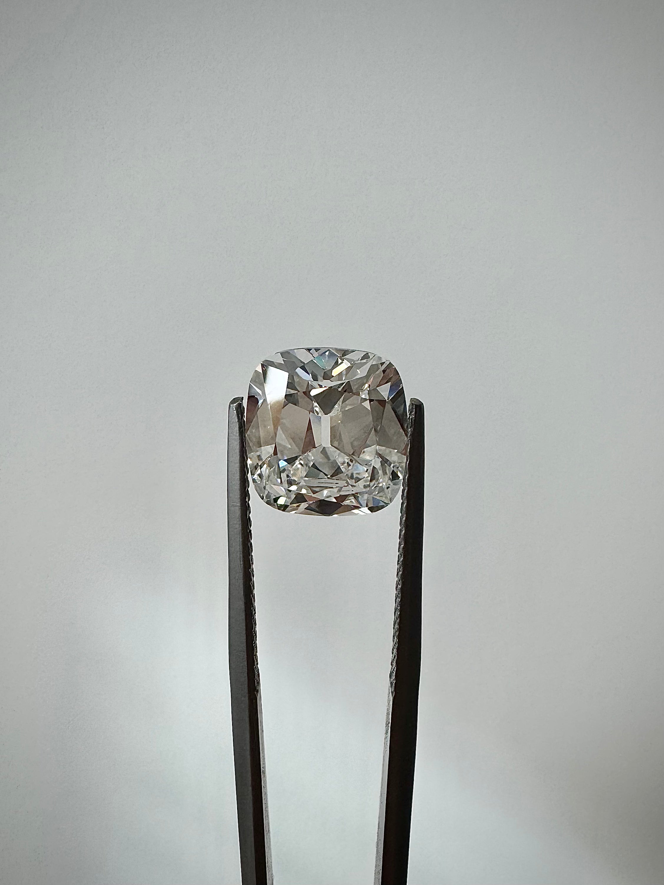 Lab Diamond - Antique (OMC) Cushion 4.04 CT F VS1