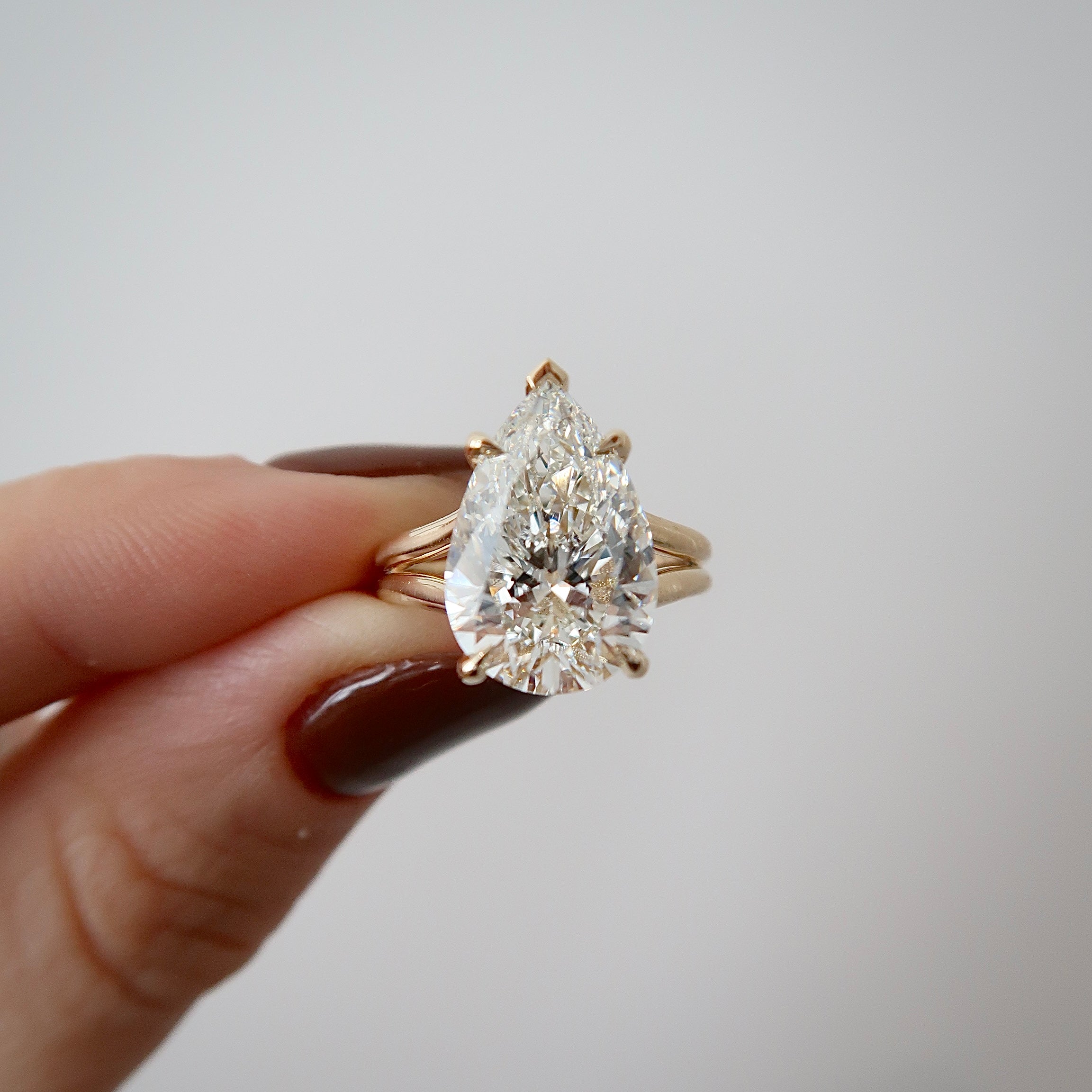 READY: 4.59 CT F VS1 Pear Lab Diamond Split Shank