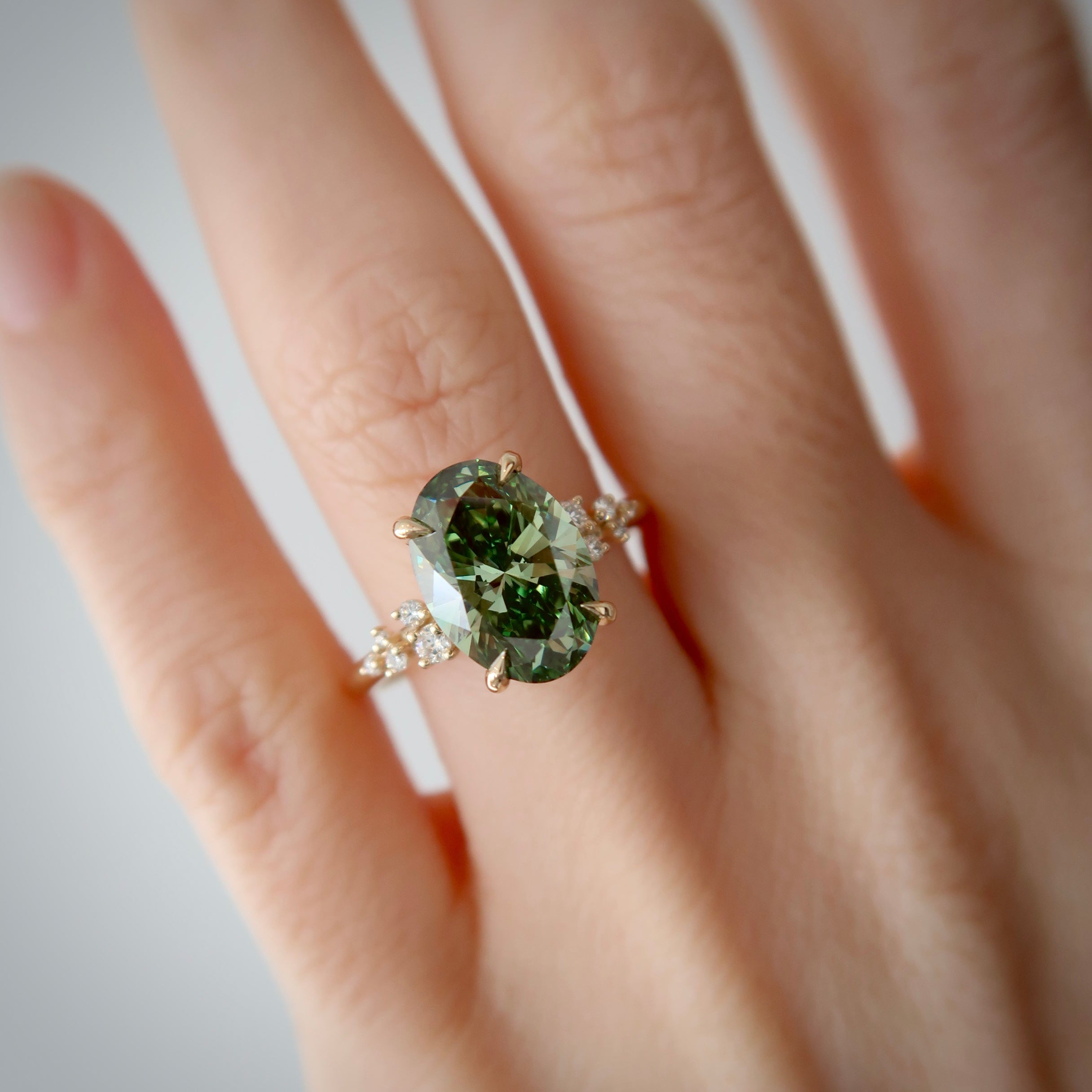 READY: 2.79 ct FANCY VIVID GREEN Lab Diamond Ring