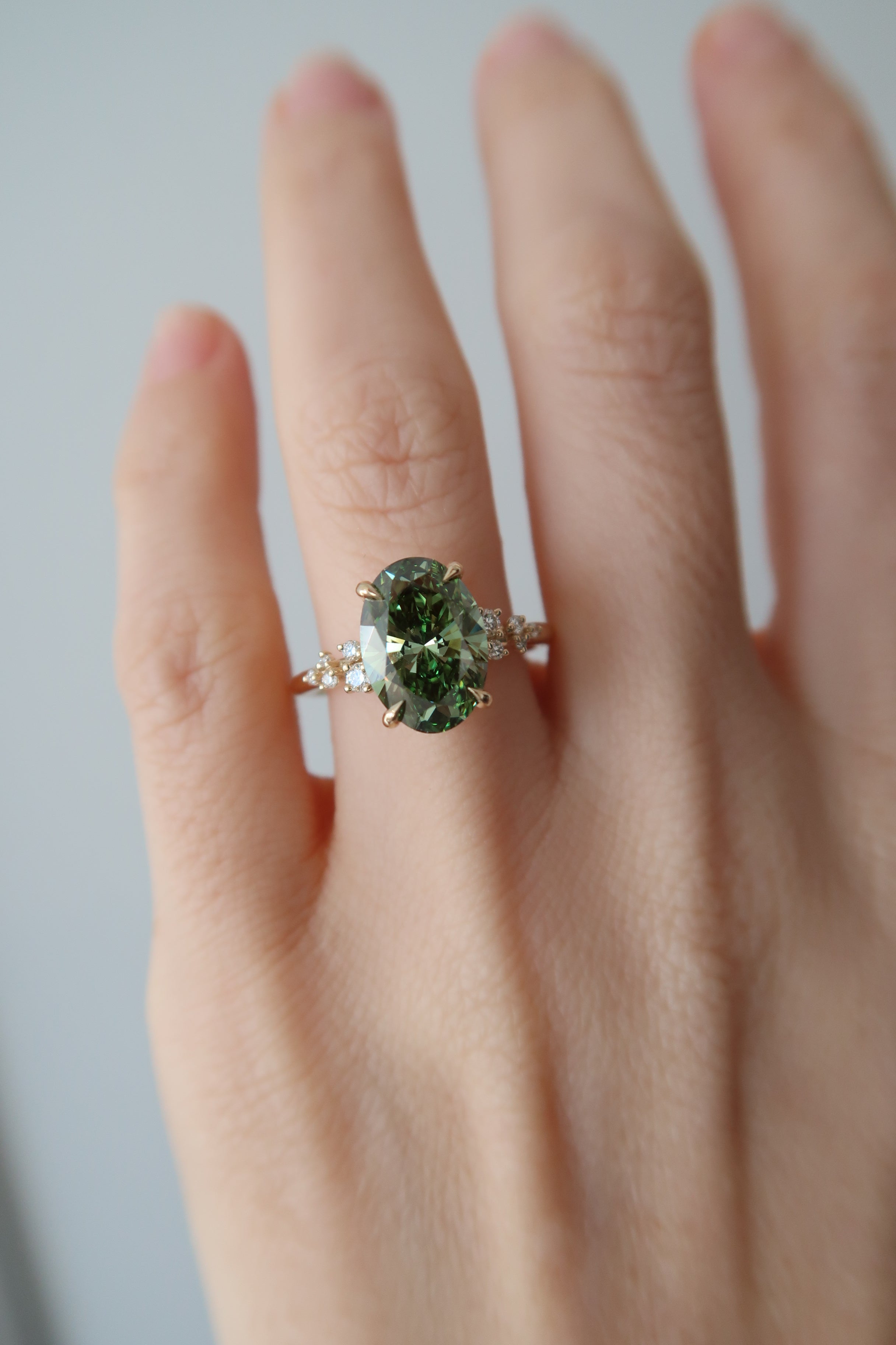 READY: 2.79 ct FANCY VIVID GREEN Lab Diamond Ring