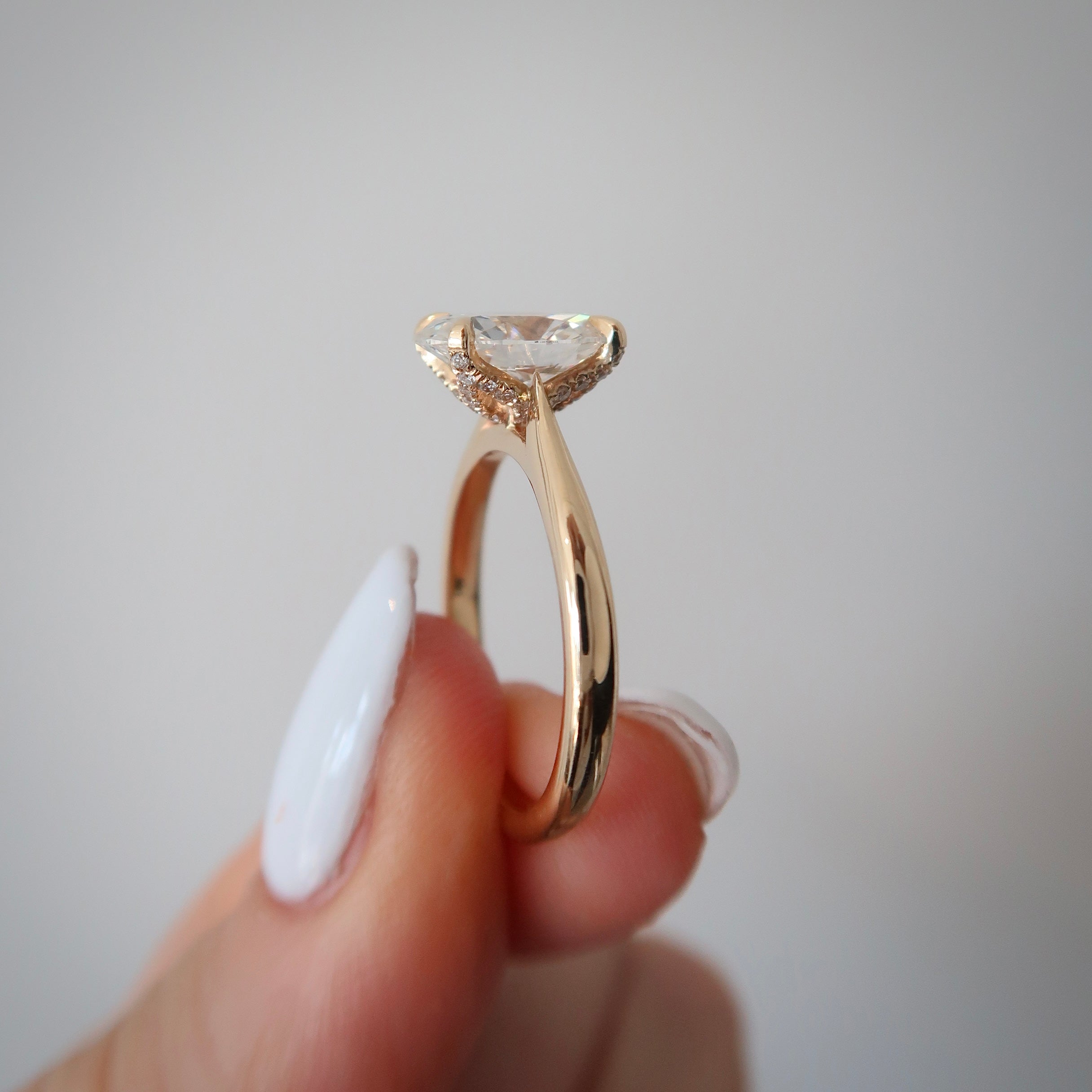 Lab Diamond Solitaire - Oval 2.09 ct E VS1
