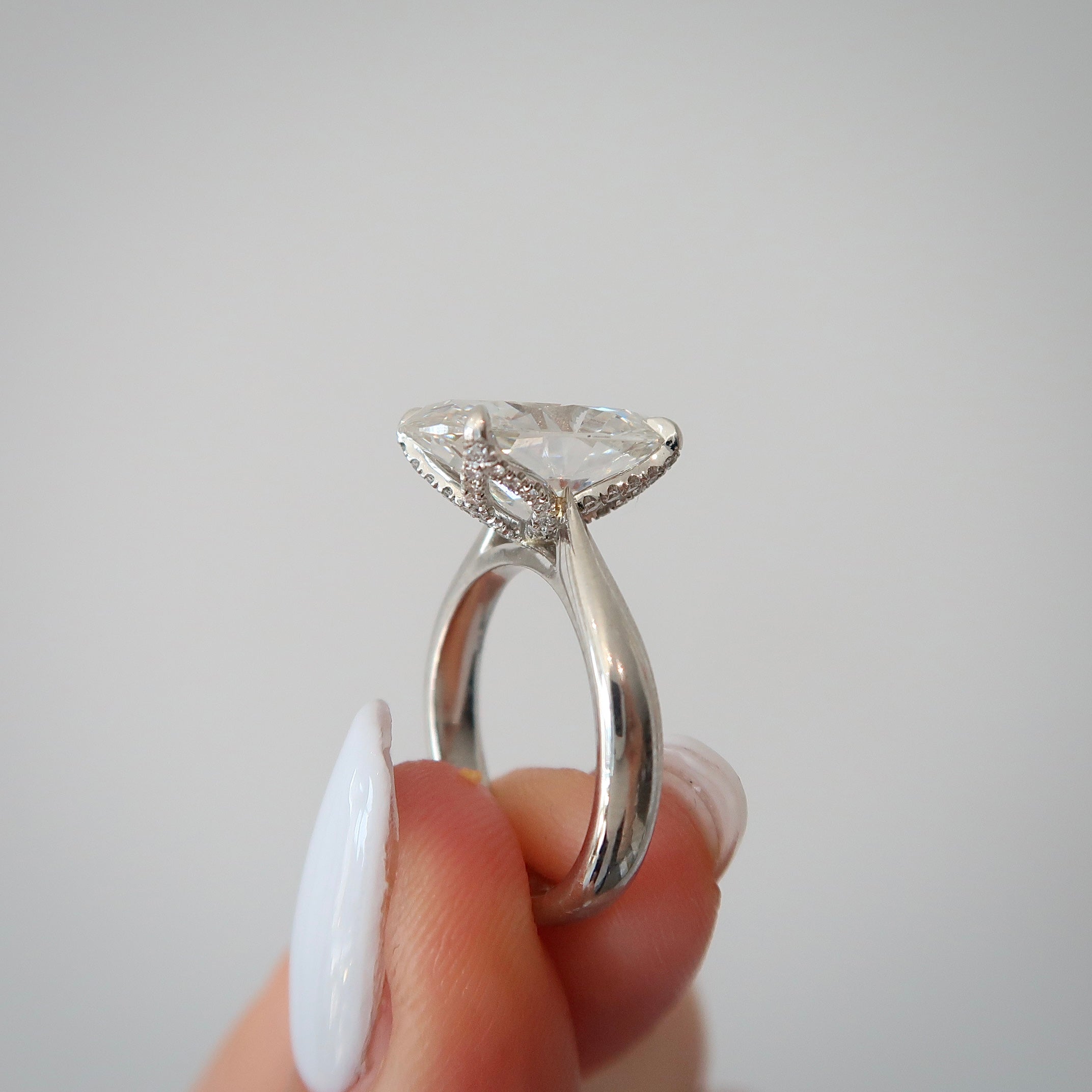 Lab Diamond Solitaire - Oval 5.03 ct F VS1