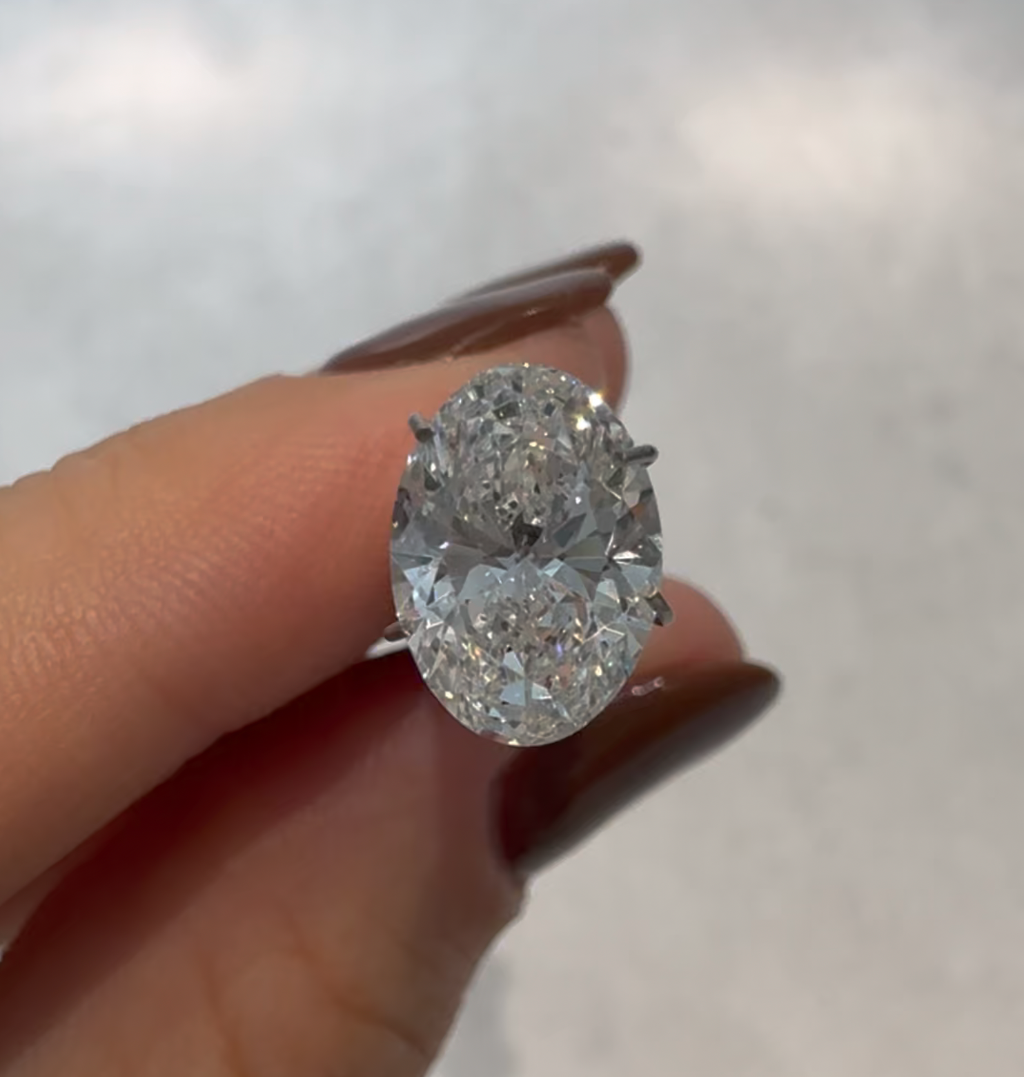 Lab Diamond - Oval Cut 2.30 E VVS2